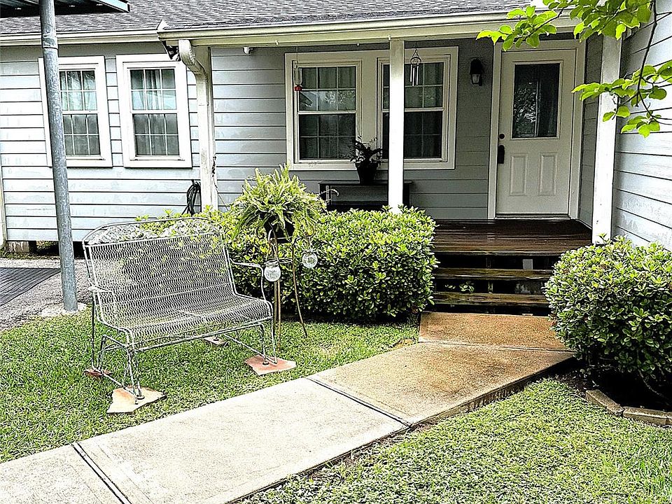 1st image of 828 Robinson Rd
