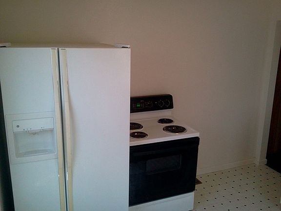4th image of 2749 Ontario St