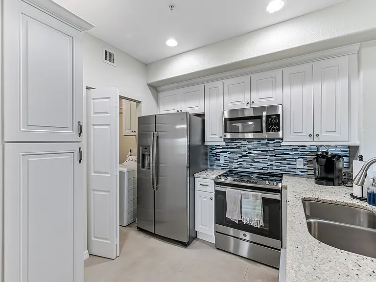 13180 Bella Casa Circle 379 — Photo 4