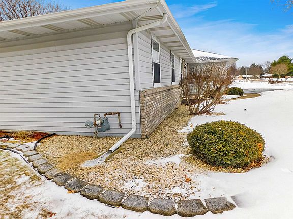 4th image of 755 Loomis Dr