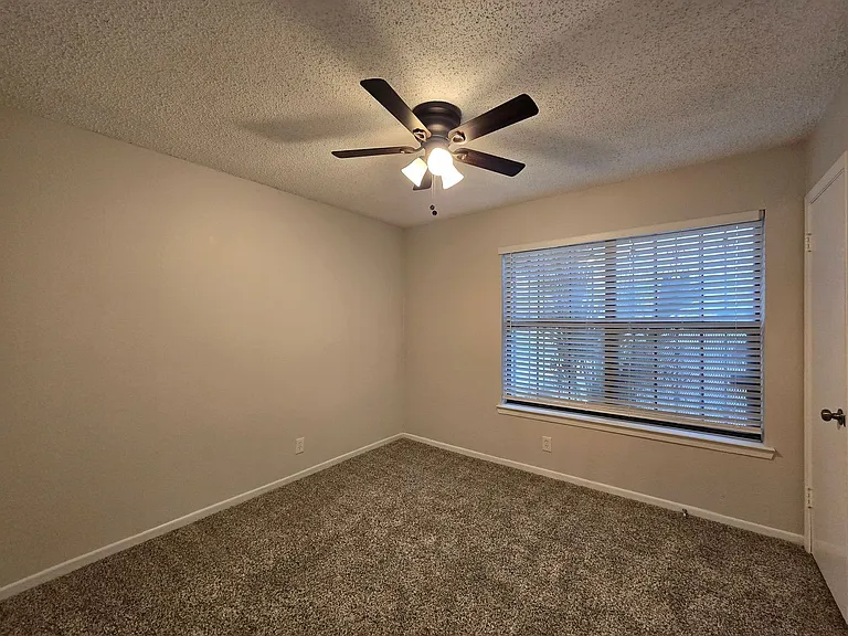 3005 Tallwood Dr — Photo 16