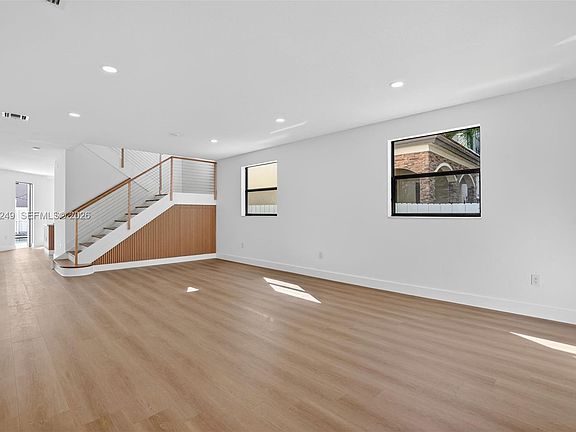 5th image of 11556 SW 234th St