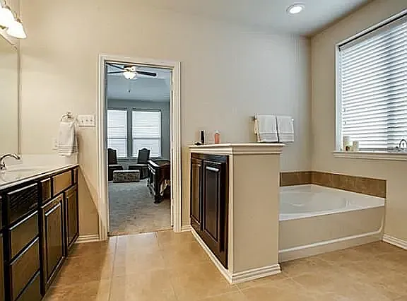 2642 Calmwood Dr — Photo 20