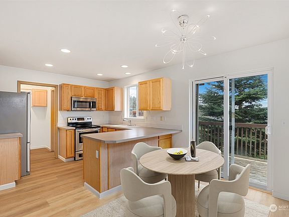 3rd image of 13011 68th Avenue Ct E