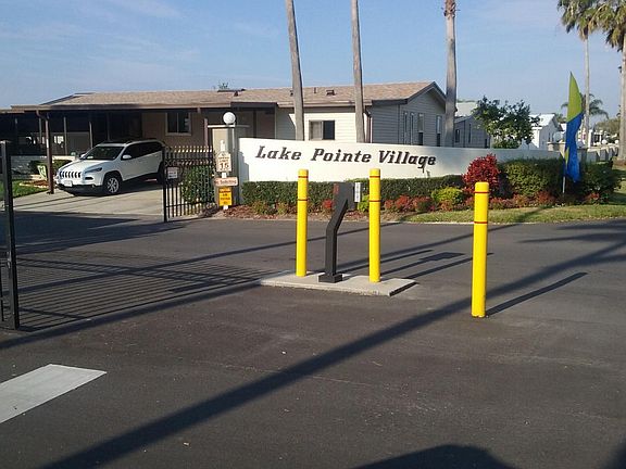 3rd image of 375 Lake Erie Ln