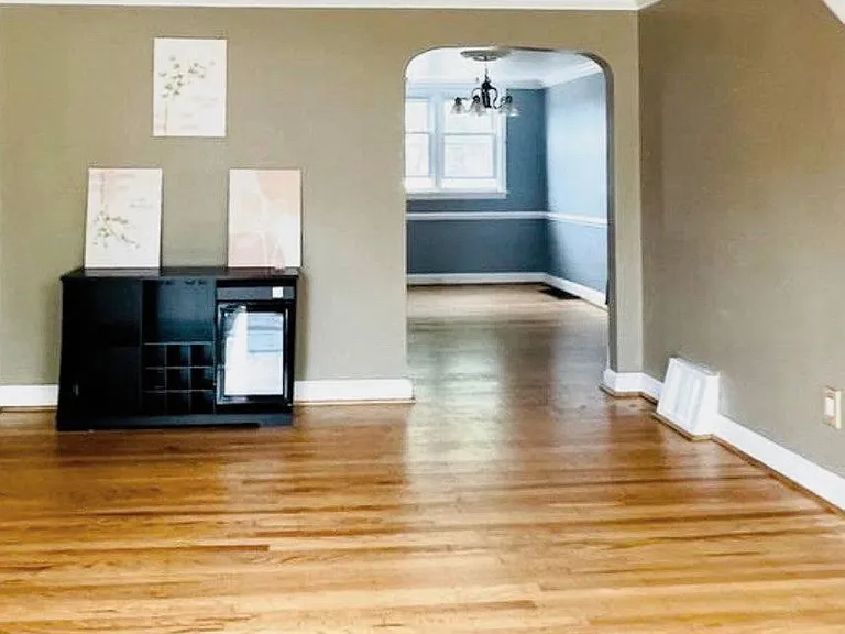 827 Hampshire Rd — Photo 3