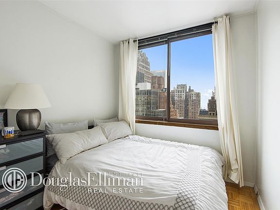 3rd image of 235 E 40th St APT 20H