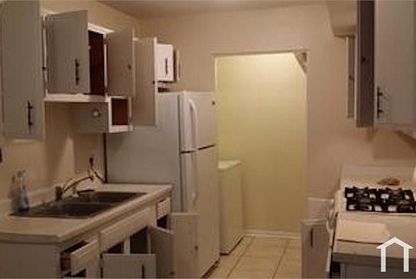 2nd image of 1854 Jamestown Cir