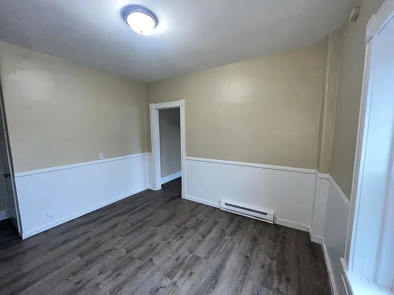 1475 Dwight St — Photo 7