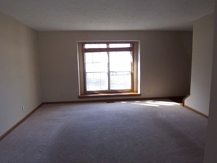 4th image of 4401 Oak Hill Dr