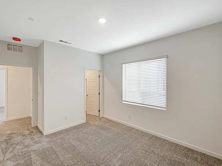 485 Daphne Ter — Photo 40