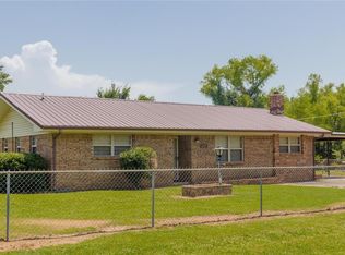 609 Gleason Ave, Stigler, OK 74546