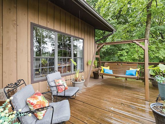 5th image of 230 Whispering Oaks Dr