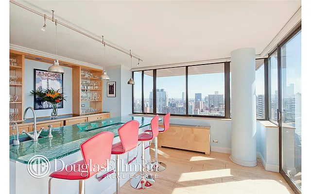 Rented by Douglas Elliman | media 21