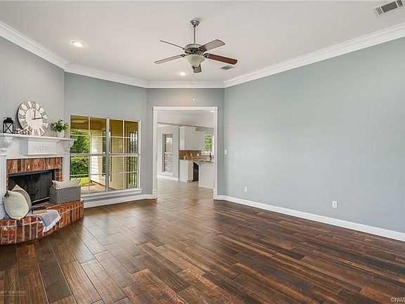 2nd image of 4218 Parkridge Dr