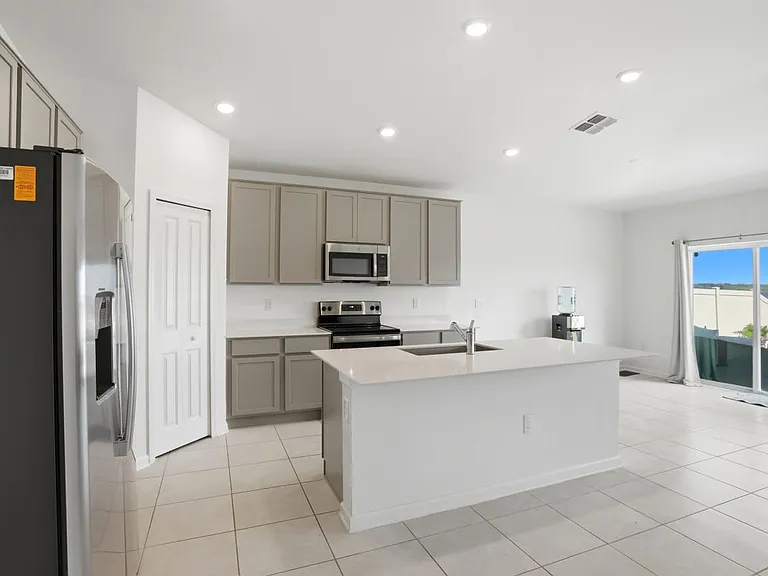 740 Trotters Dr — Photo 8
