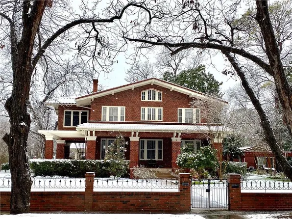 1702 Pecan St, Bastrop, TX 78602