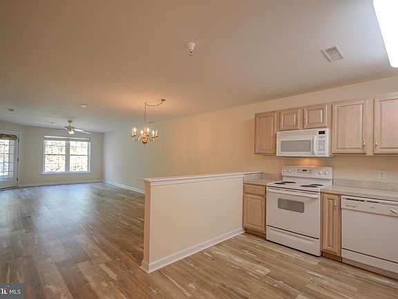 3rd image of 1101 S Schumaker Dr APT 103