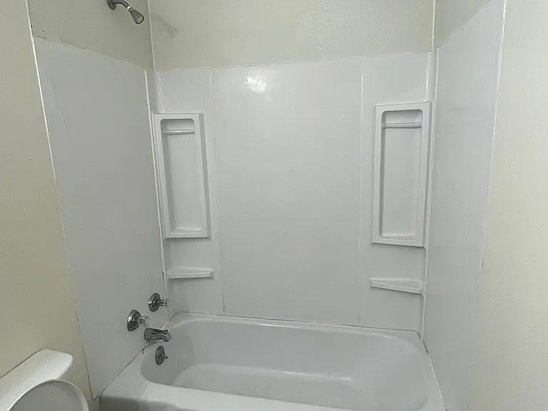 1110 5th Ave #5 — Photo 11