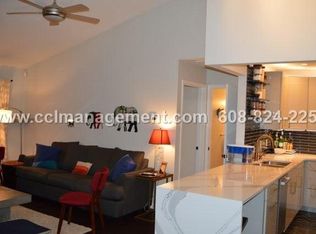 39 Hickory Hollow Dr, Madison, WI 53705