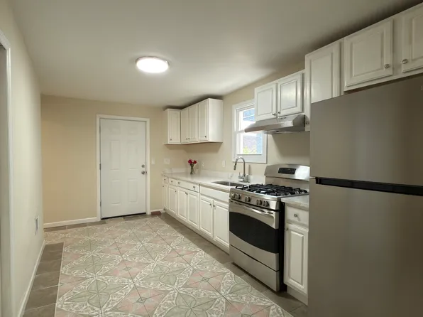216 Delaware St APT 1, Elizabethport, NJ 07206