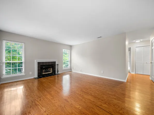 6808 Glenridge Dr NE #D, Sandy Springs, GA 30328