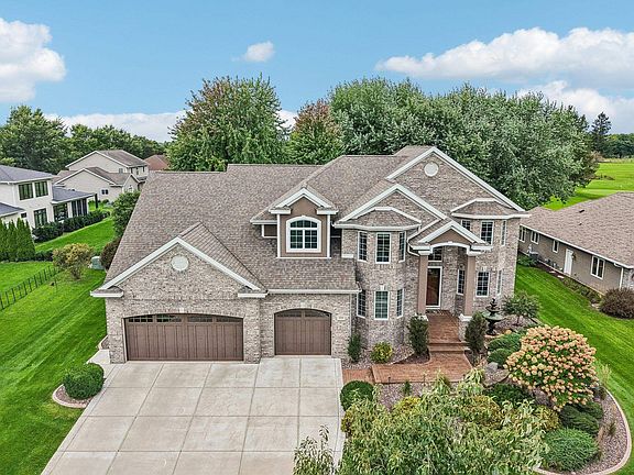 3rd image of 416 S Brookwood Dr