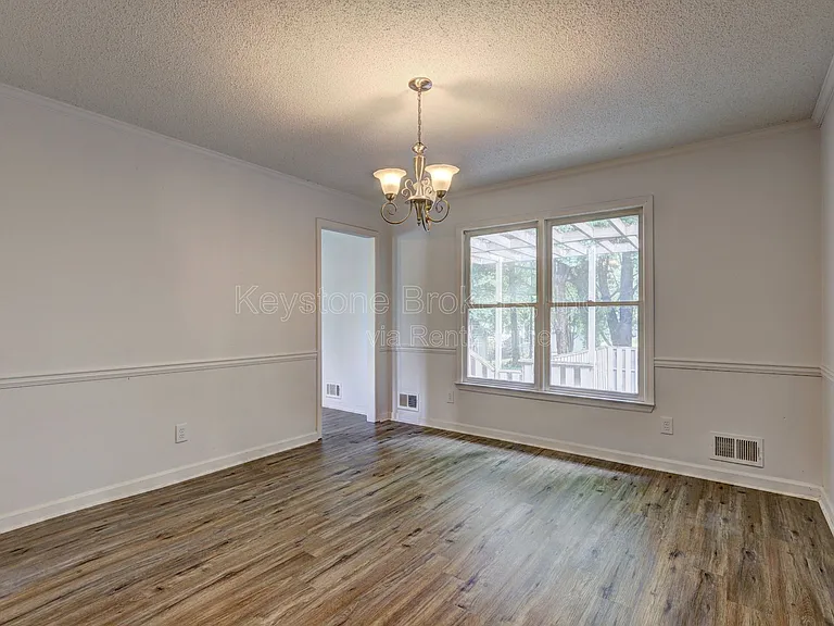212 Clarkdell Dr — Photo 4