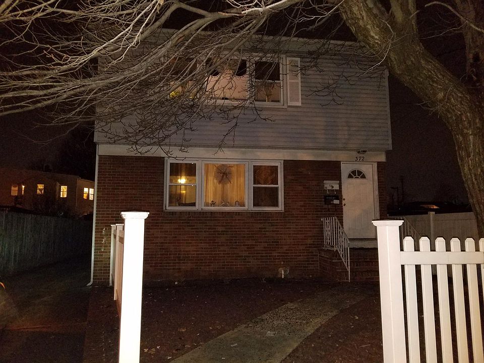 1st image of 372 N 10th St