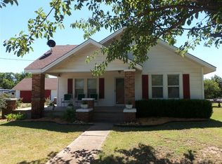 105 N School Rd, Rhome, TX 76078