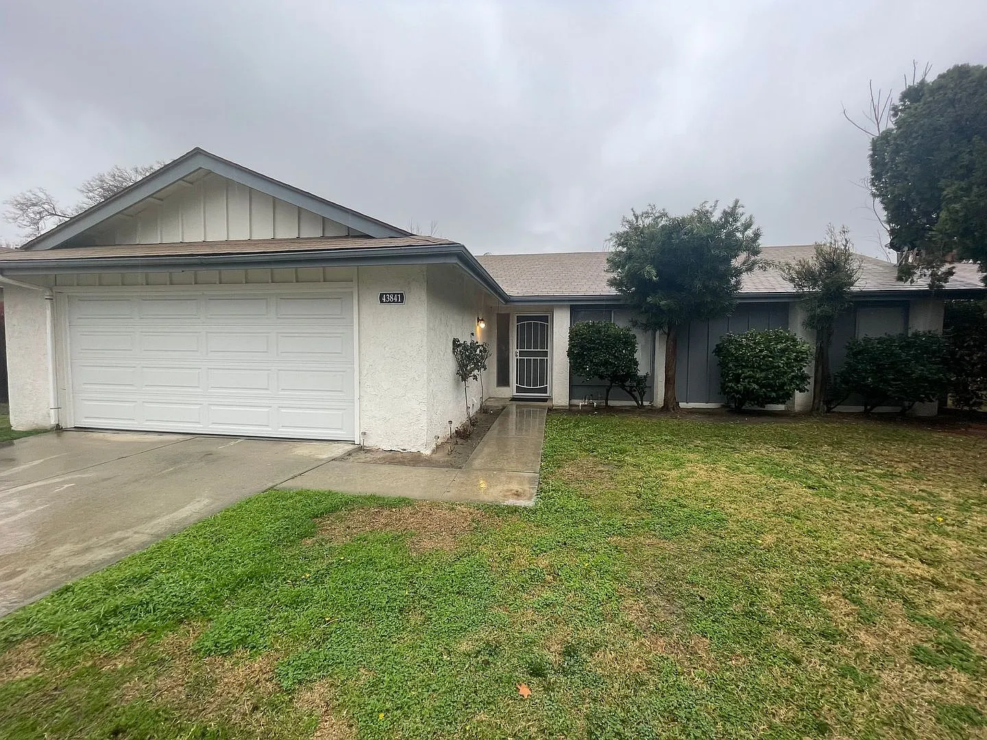 Charming 3-Bedroom Home in Hemet! — Photo 1