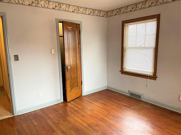 5th image of 921 Hancock St