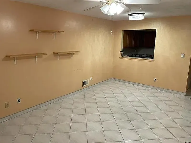 2 bed, 1.0 bath, 1006 sqft, $1,790 — Photo 2