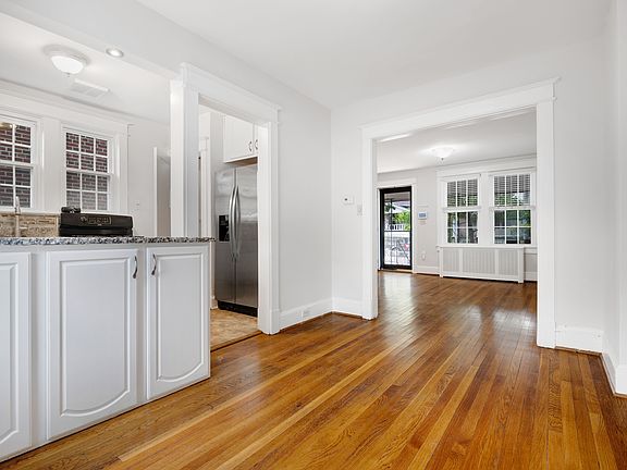 2416 Perry ST NE-6_05192023