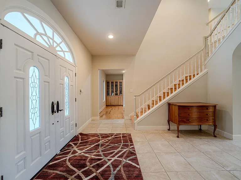 3 Lakeside Dr — Photo 4