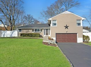 38 Avis Dr, New Rochelle, NY 10804