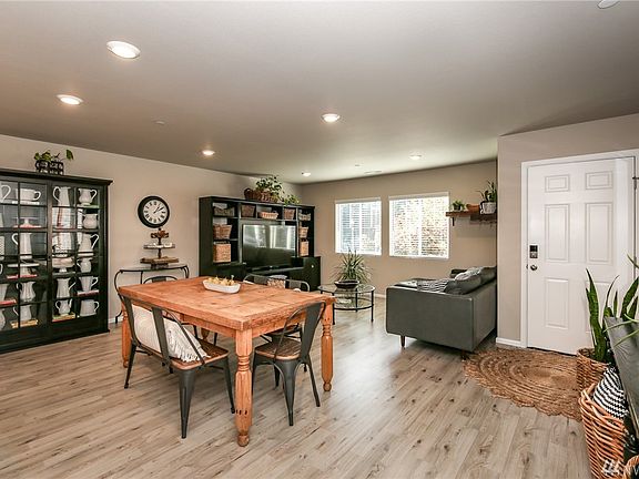 4th image of 3418 Hoffman Hill Blvd