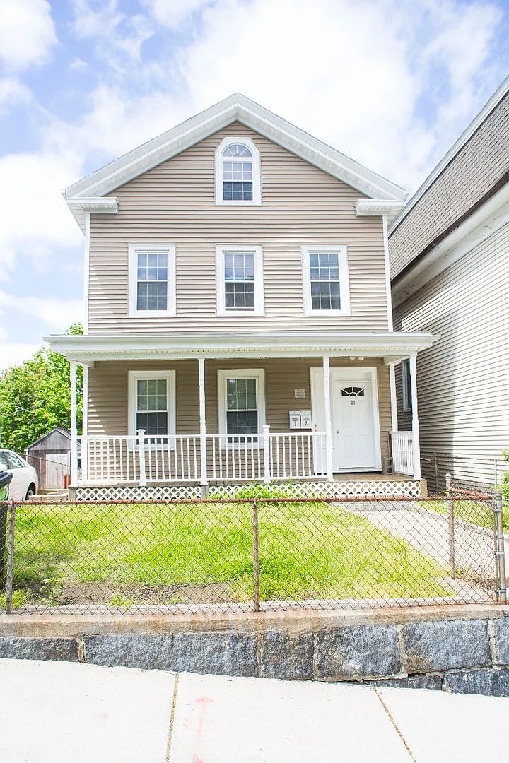 Sunny 4 Bed in Roxbury .5mi from the Orange Line — Photo 2