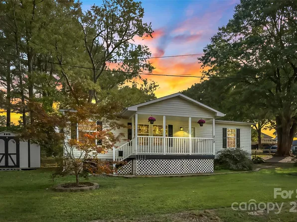 515 Willow St, Lincolnton, NC 28092