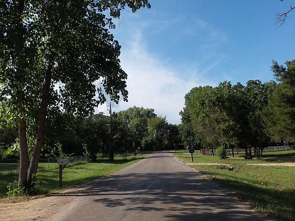 4th image of 305 Forestwood Dr