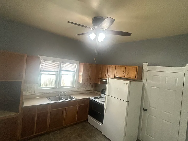 409 W Mulberry St #1 — Photo 6