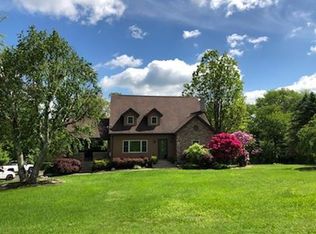 11840 Wilshire Dr, North Huntingdon, PA 15642
