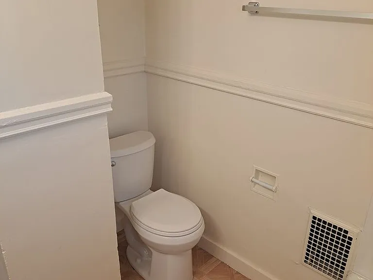 1133 Edgewater Ave — Photo 10