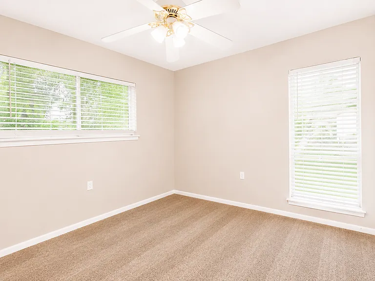11906 Las Vegas St — Photo 13