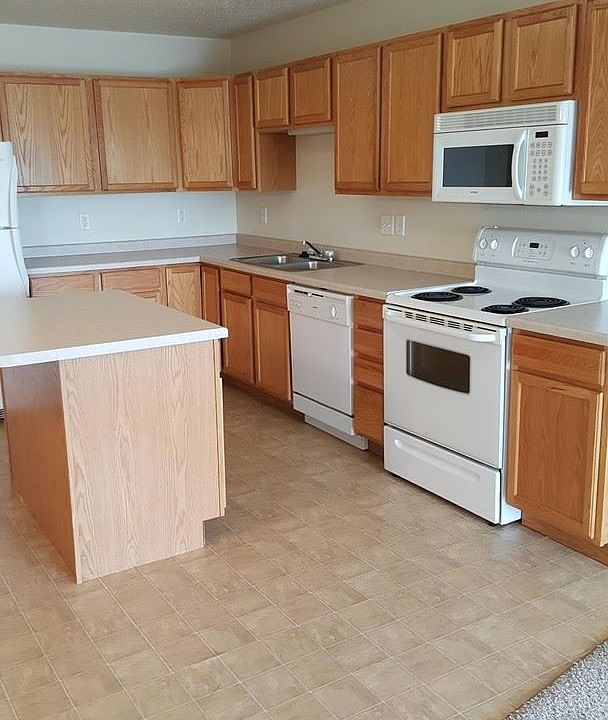 1st image of 402 26th St N APT 301