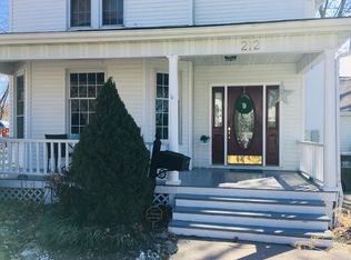 212 E Olive St, Staunton, IL 62088