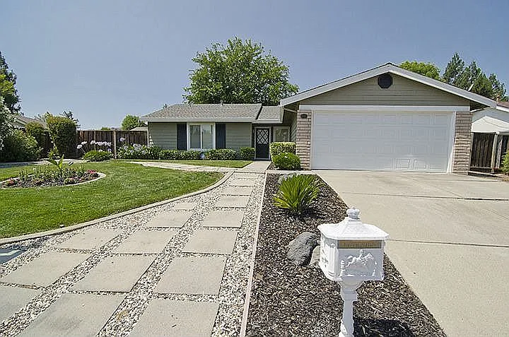 9959 Windsor Way photo 1