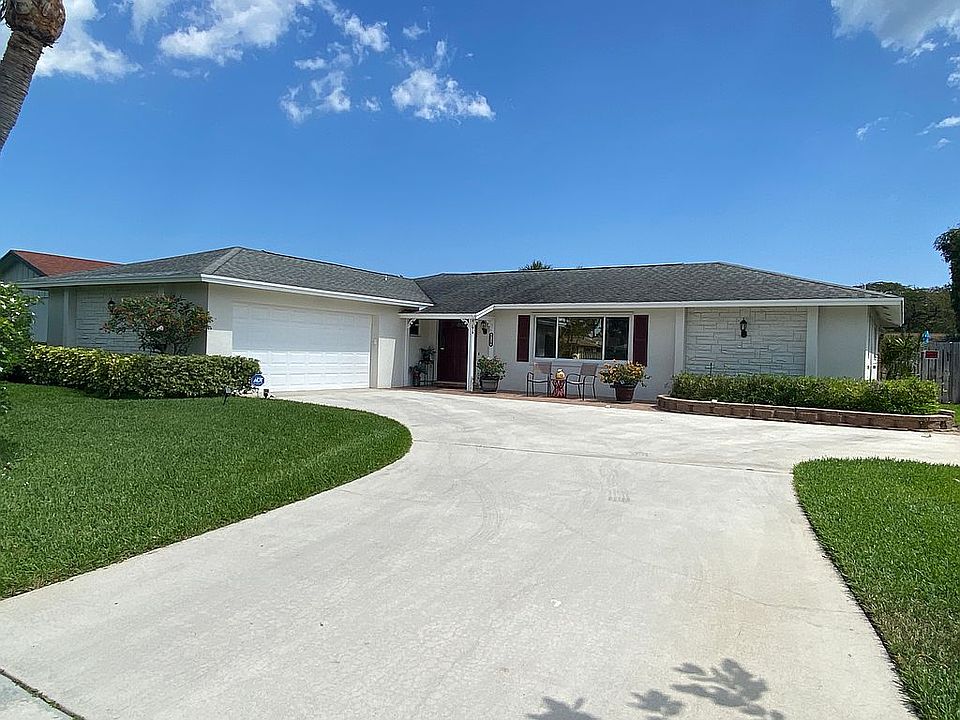 1st image of 9720 Heather Cir E