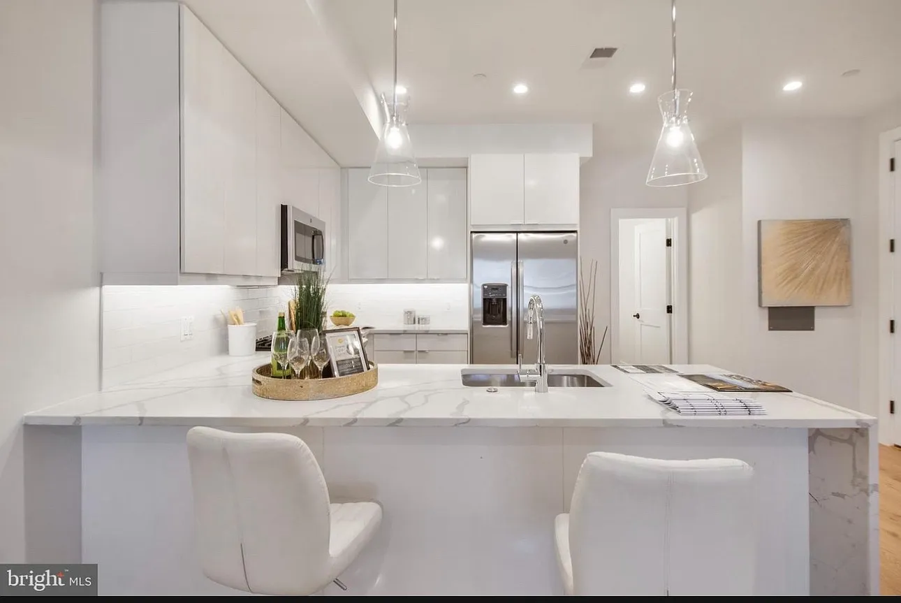 3 bed, 1710 sqft, $4,600 — Photo 2
