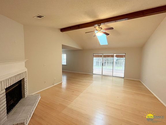 4th image of 4512 Parkwood Ln E